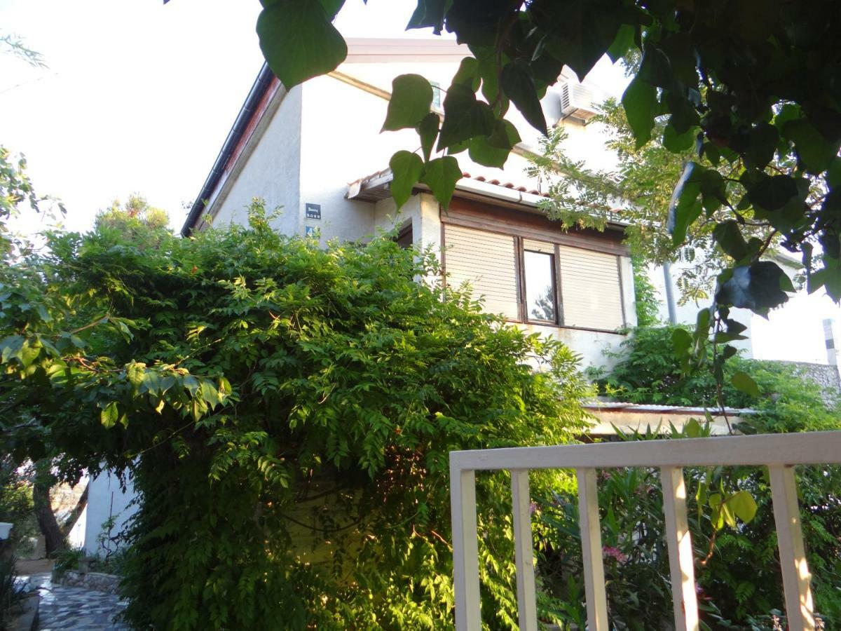 Apartments Bassi Stara Baška Buitenkant foto