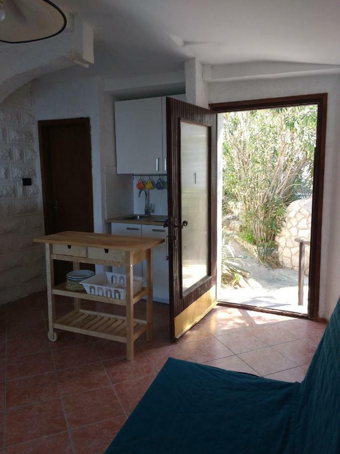 Apartments Bassi Stara Baška Buitenkant foto